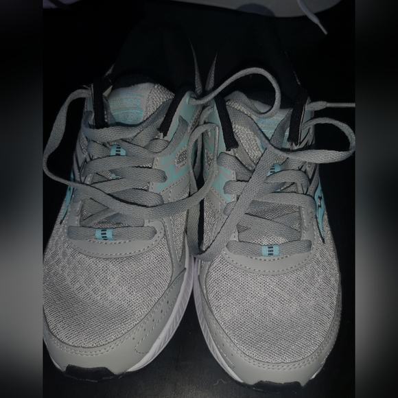 NWOT SAUCONY Cohesion13. - Picture 5 of 11